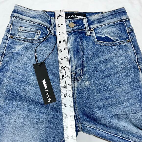 Fashion Nova Jeans Size 7 Gemma Sculpting Stretch Flare Wash Distressed Blue New - Picture 8 of 13